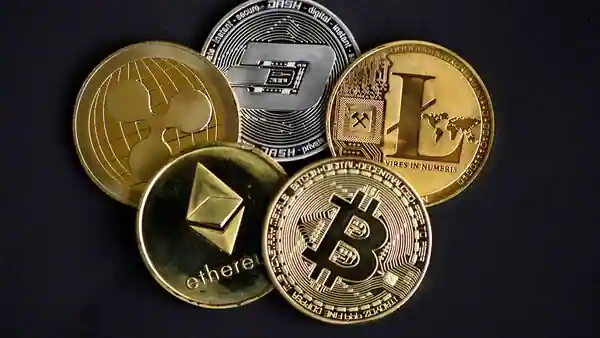 Bitcoin falls below $40,000 while dogecoin, Shiba Inu, Solana gain. Check cryptocurrency prices..